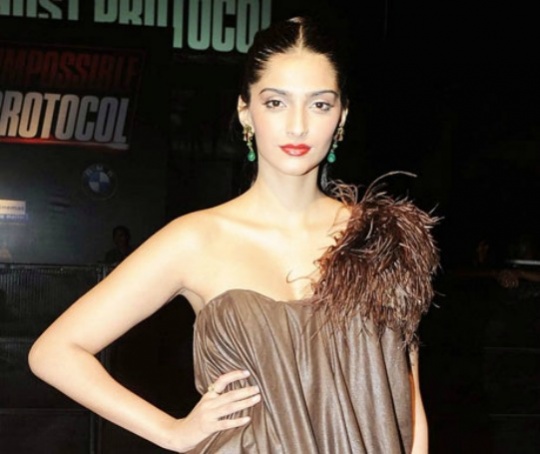 Men sometimes bring negativity into women's life: Sonam Kapoor